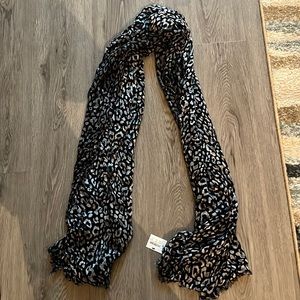 BNWT BLACK AND GREY LEOPARD SCARF